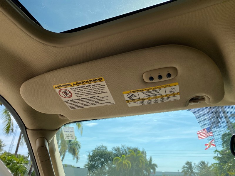 2010 Lincoln Navigator 4WD SUNROOF LOW MILES 31,209 in , 