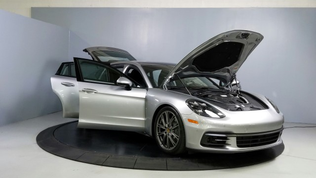 2018 Porsche Panamera 4S Executive 16