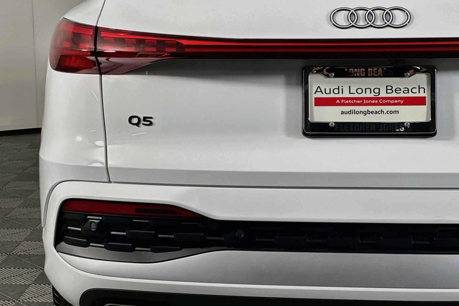 Used 2026 Arkona White Audi Premium image 17