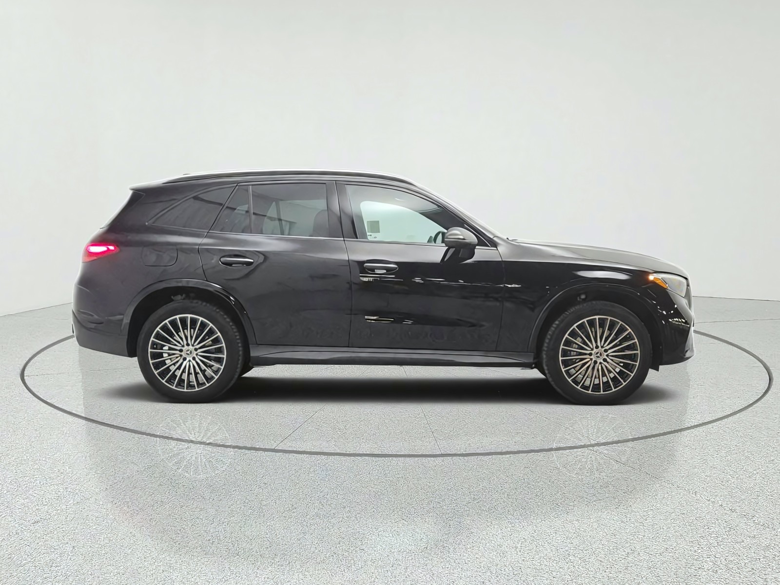 New 2027 Black Mercedes-Benz GLC 300 SUV image 4