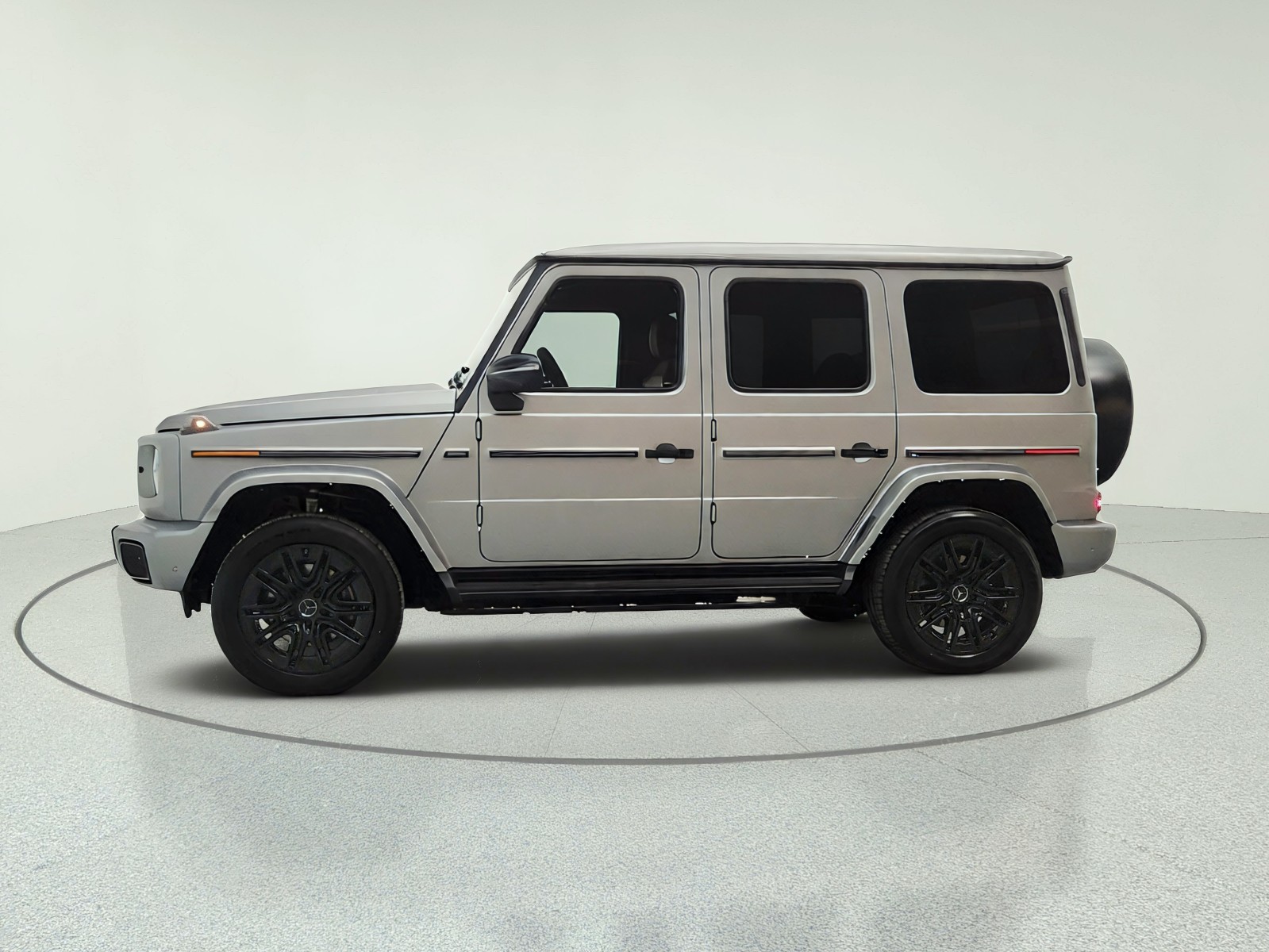 New 2027 MANUFAKTUR Platinum magno Mercedes-Benz G 580e SUV image 8