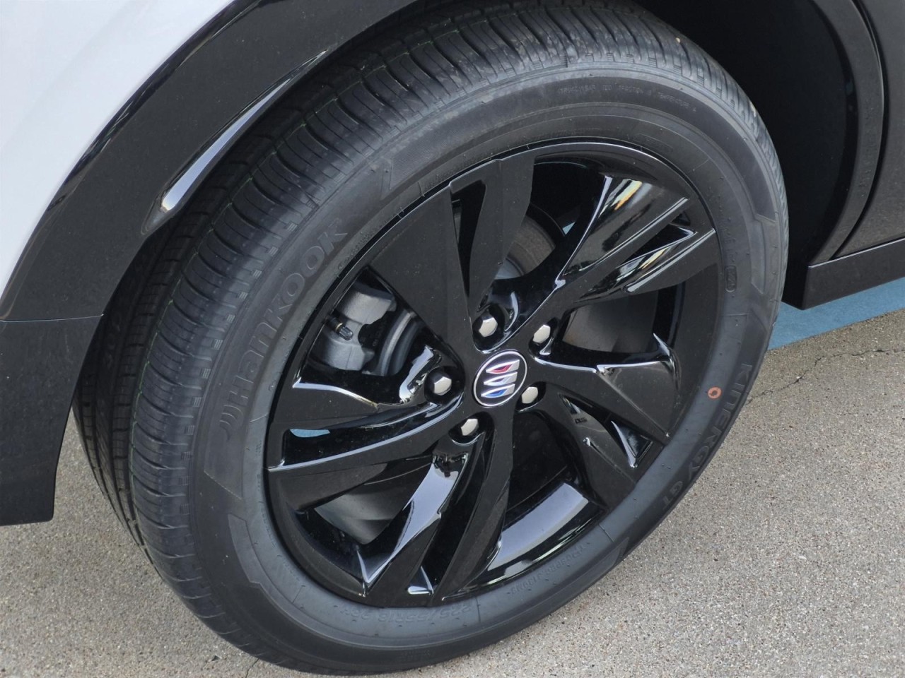 View vehicle photo 5