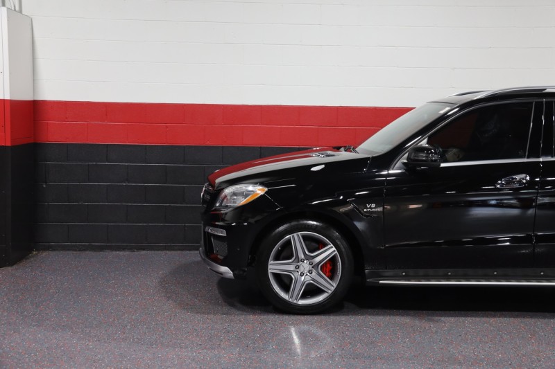 2014 Mercedes-Benz ML63 AMG Designo w/Performance Package 4-Matic 4dr Suv in , 