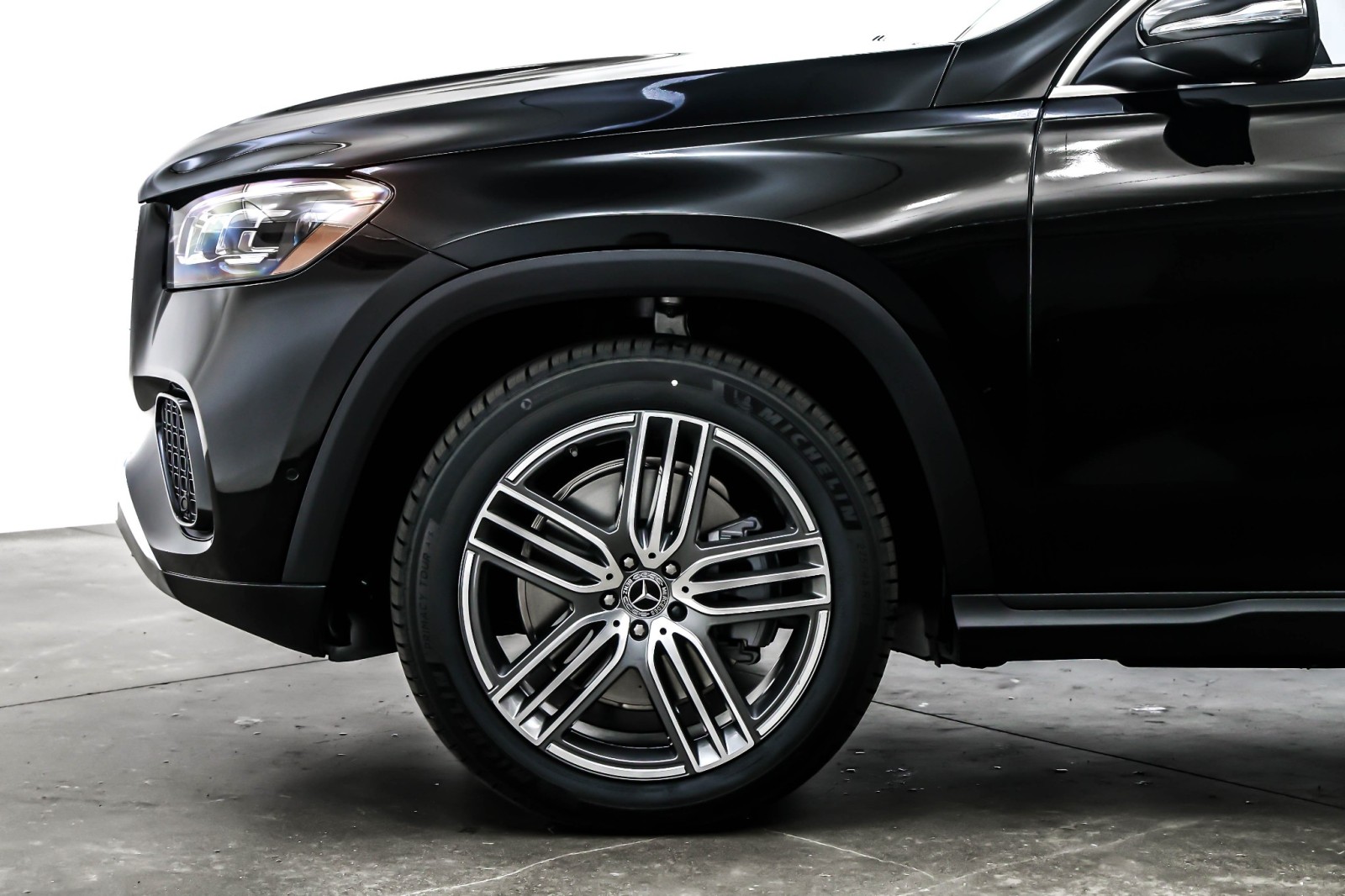 New 2026 Black Mercedes-Benz GLS 450 image 10