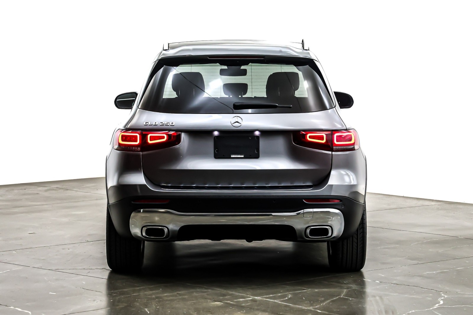 Used 2022 Mountain Grey Metallic Mercedes-Benz GLB 250 SUV image 5