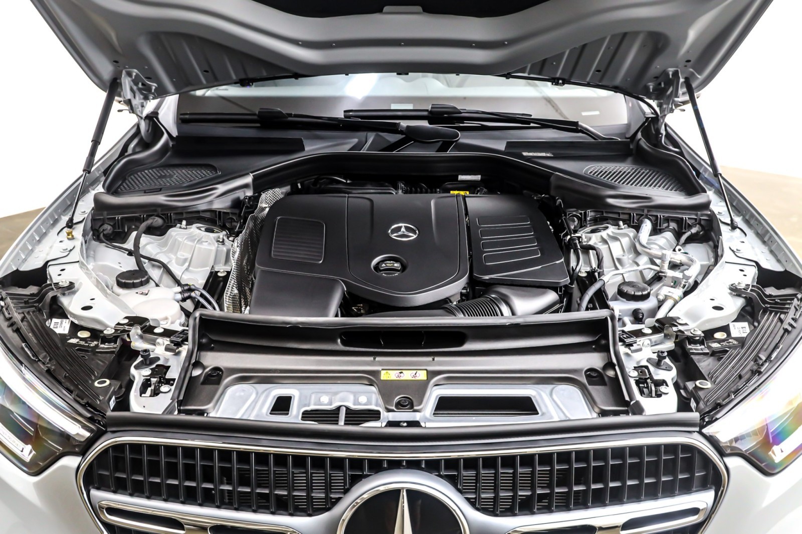 New 2026 MANUFAKTUR Alpine Grey Mercedes-Benz GLC 300 image 11