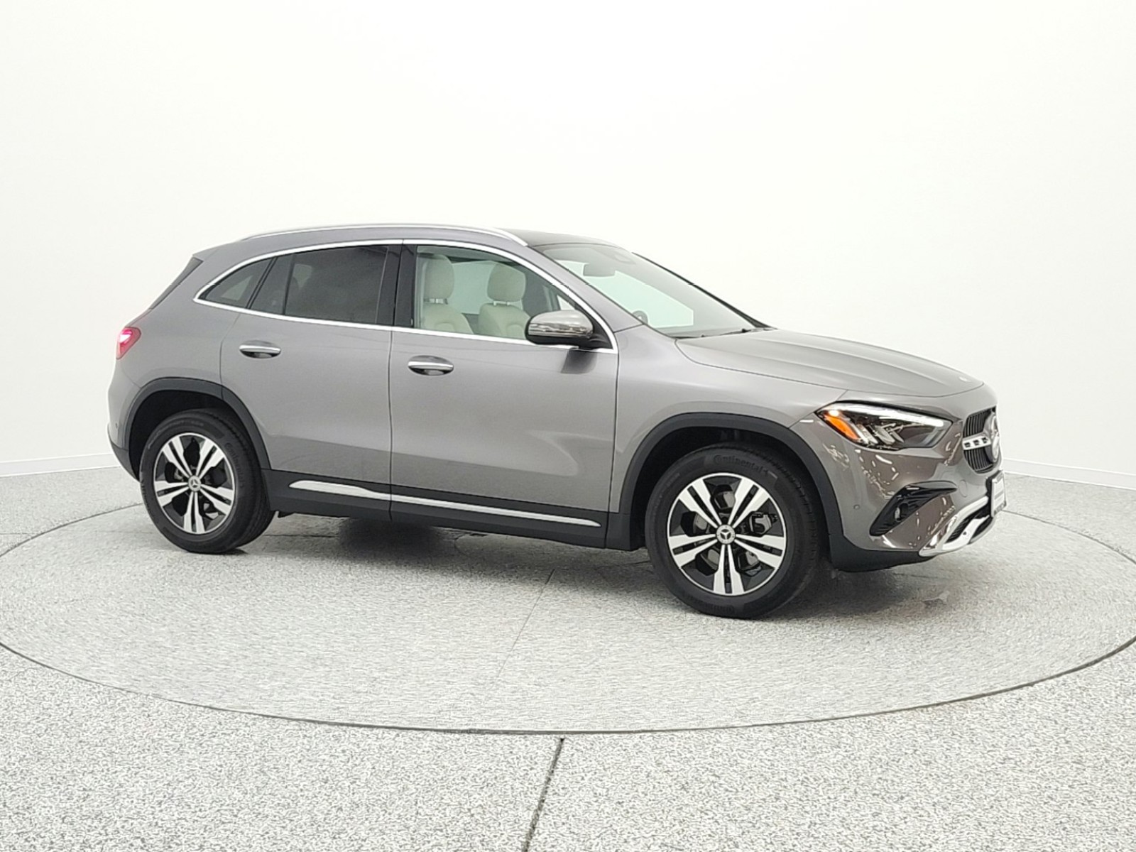 Used 2025 Mountain Grey Metallic Mercedes-Benz GLA 250 SUV image 3