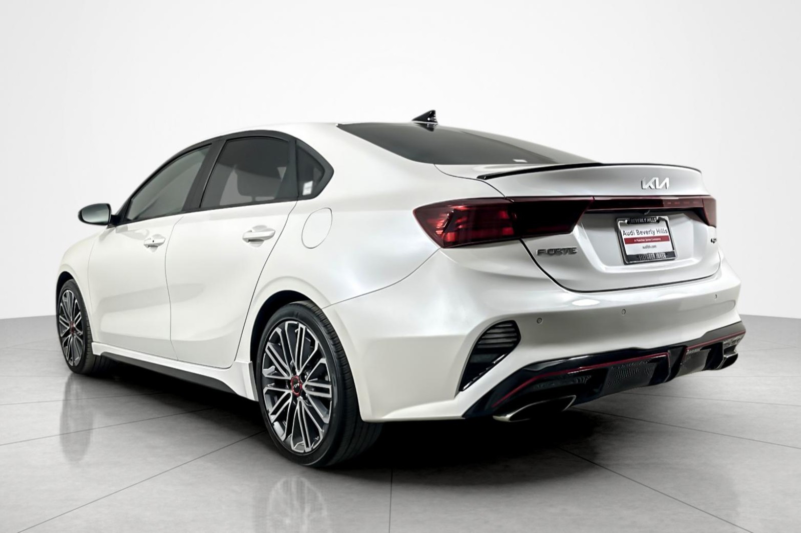 Used 2023 WHITE Kia GT DCT image 3