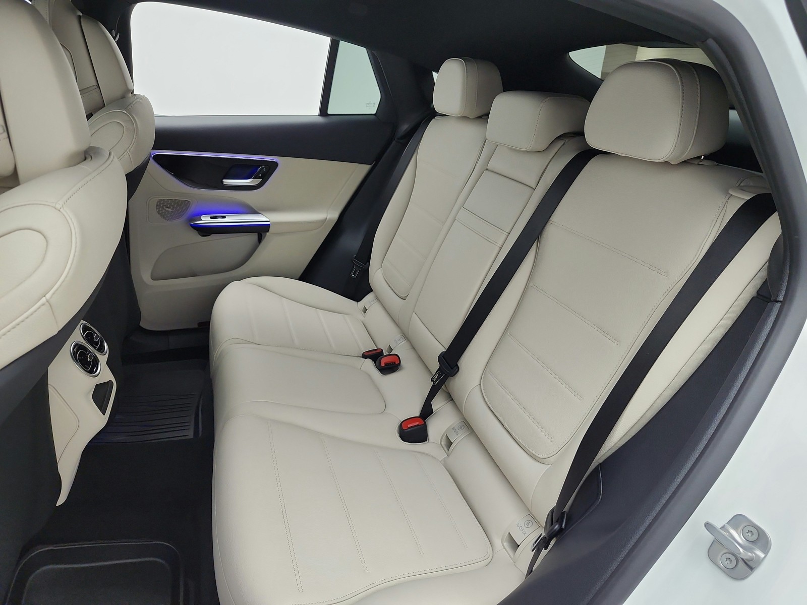 New 2027 Polar White Mercedes-Benz GLC 300 4MATIC® Coupe image 11