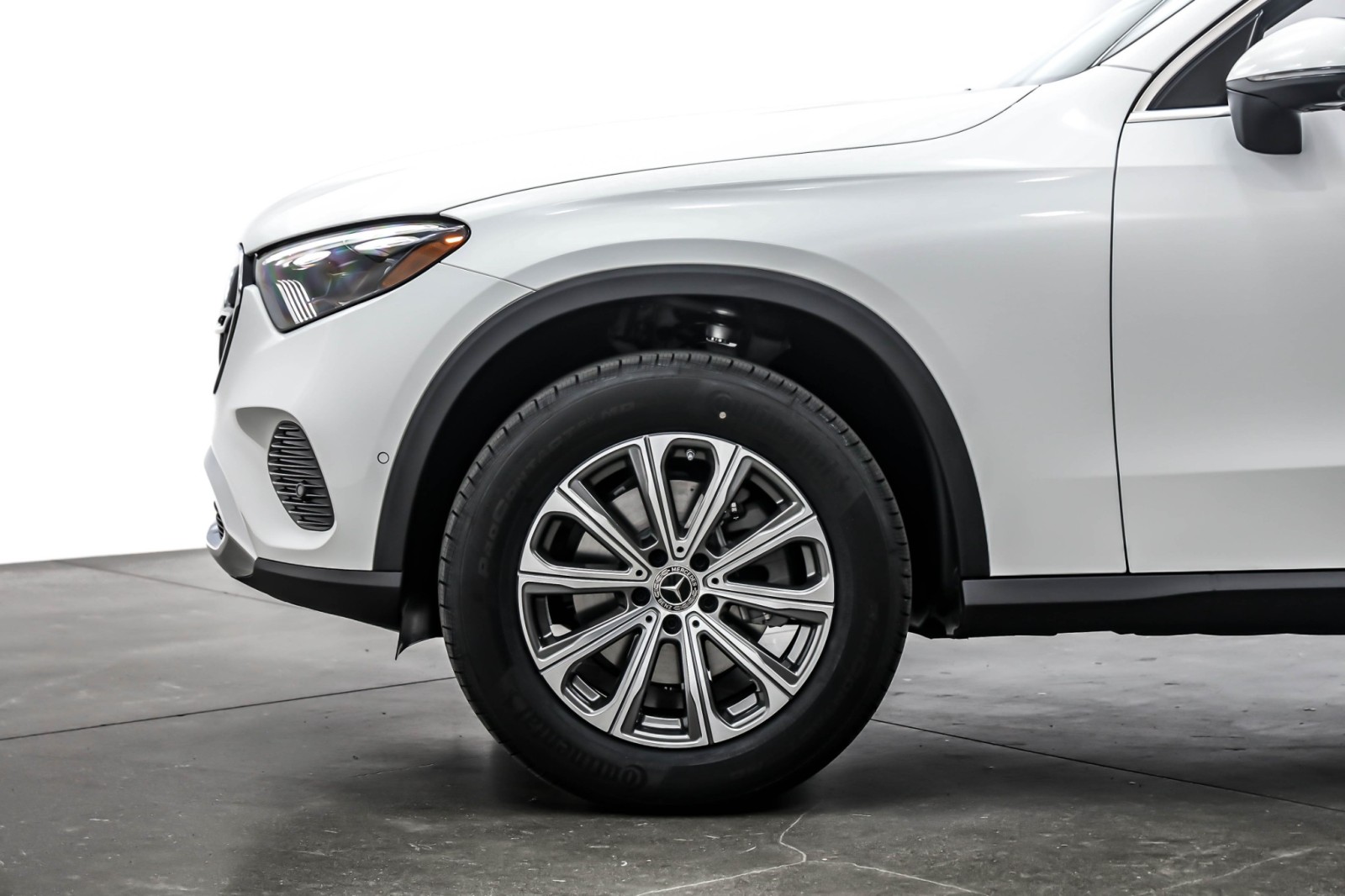 New 2026 Polar White Mercedes-Benz GLC 300 image 10