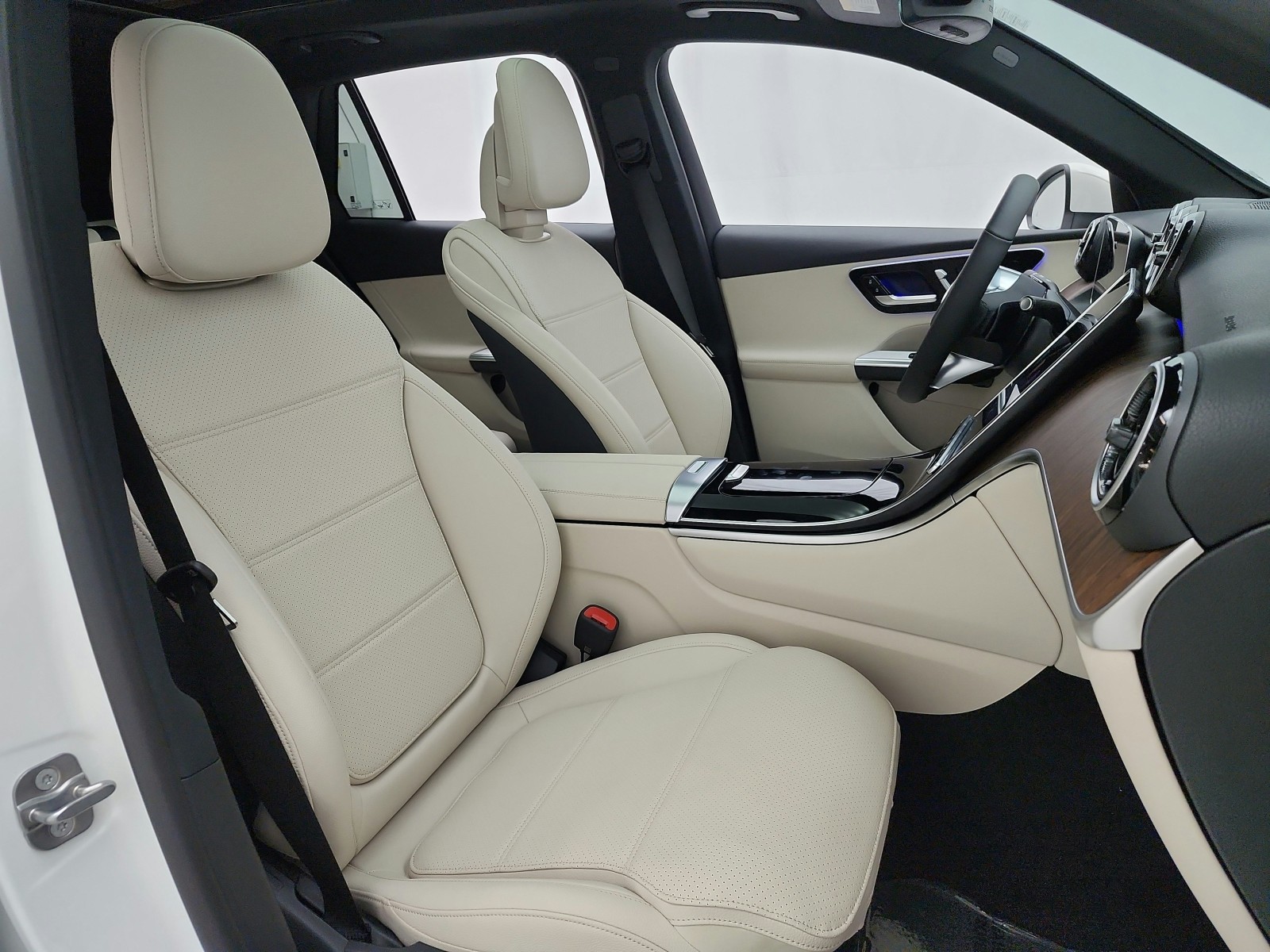 New 2027 Polar White Mercedes-Benz GLC 300 SUV image 14