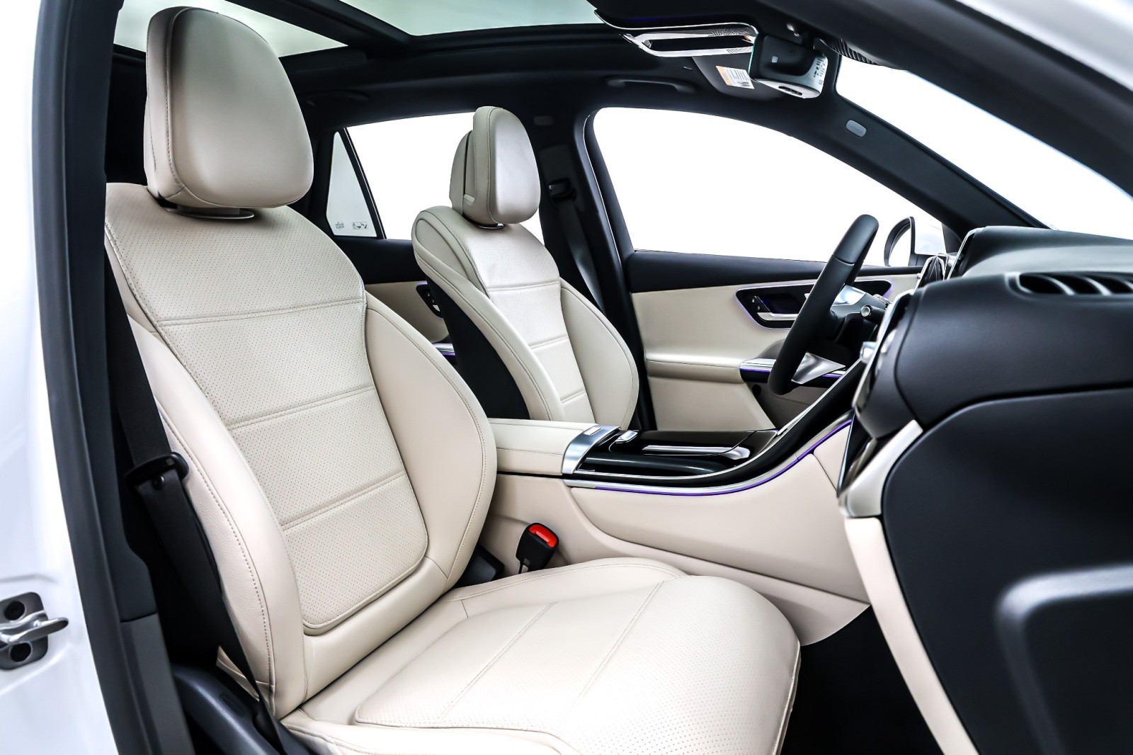 New 2026 Polar White Mercedes-Benz GLC 300 image 7