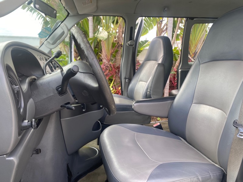 2008 Ford Econoline Wagon XLT 15 PASSENGERS E350 CLEAN in , 