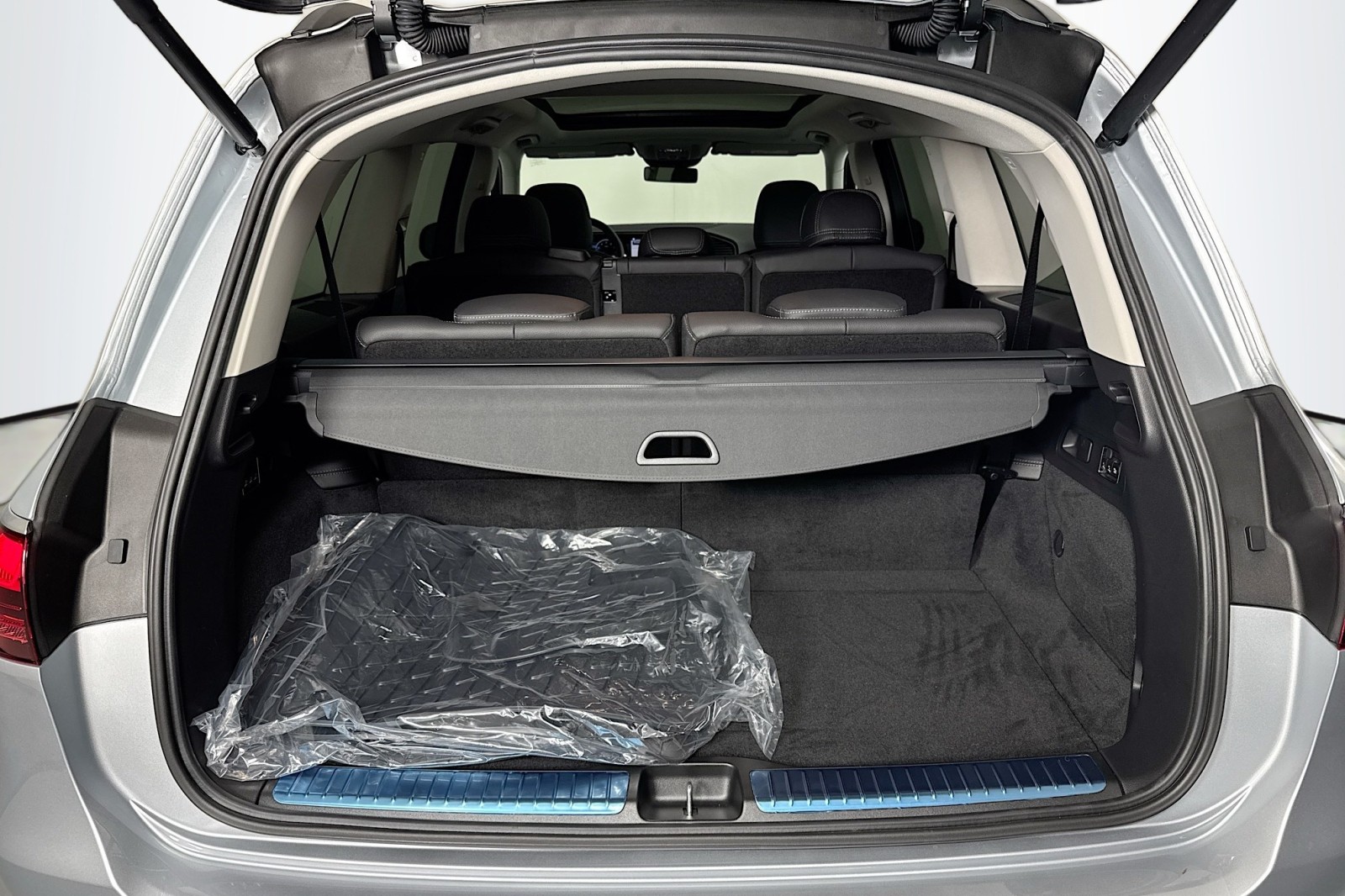 New 2026 Cirrus Silver Metallic Mercedes-Benz GLS 450 4MATIC® SUV image 23