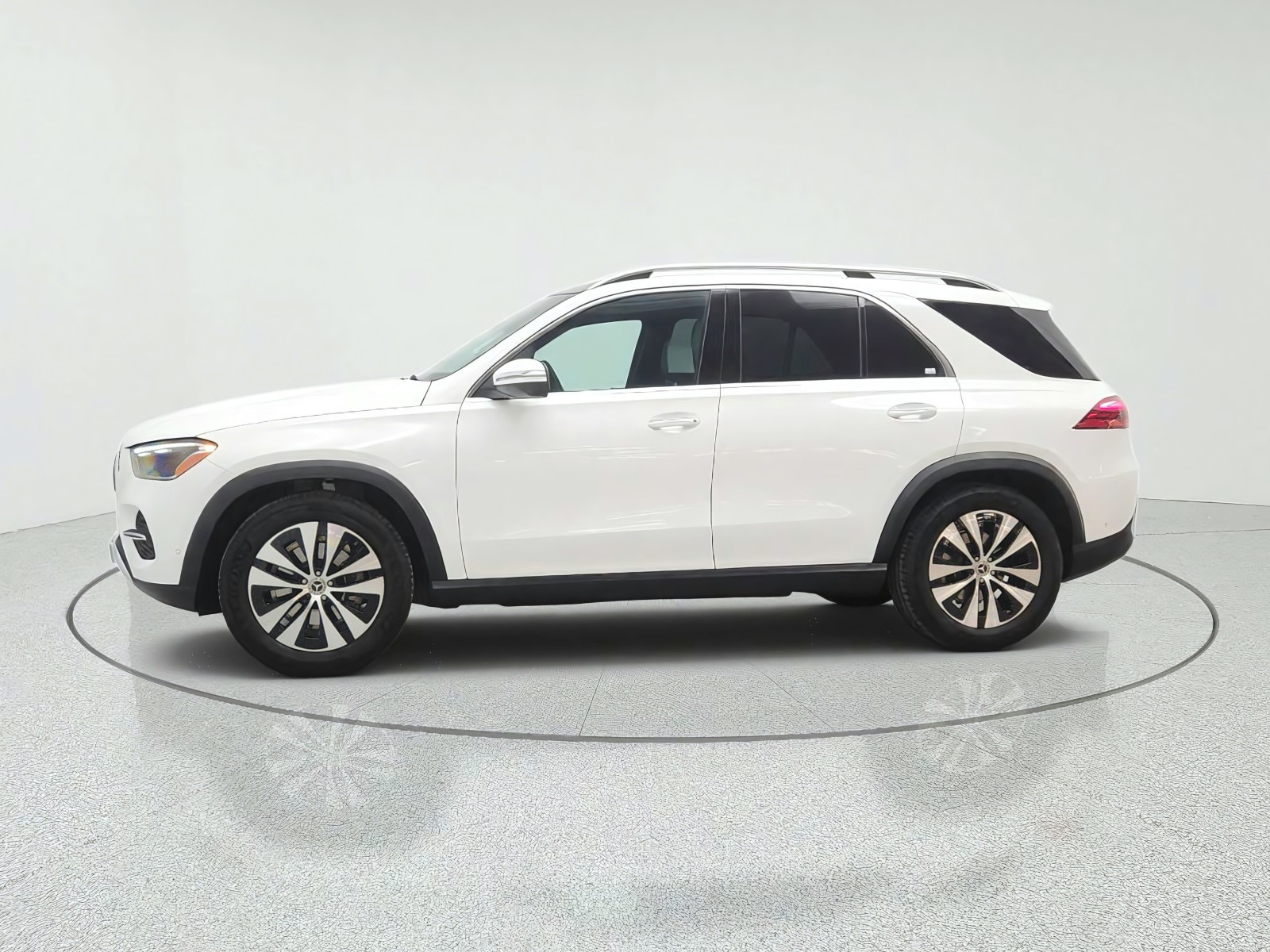 New 2026 Polar White Mercedes-Benz GLE 350 SUV image 8