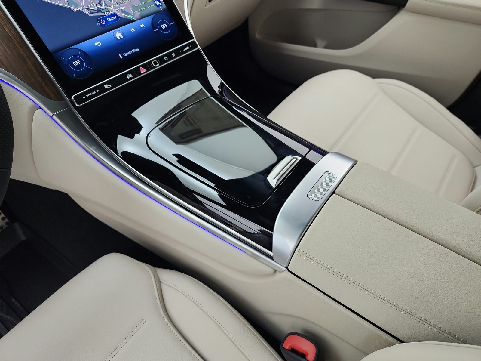 New 2027 Polar White Mercedes-Benz GLC 300 4MATIC® Coupe image 10