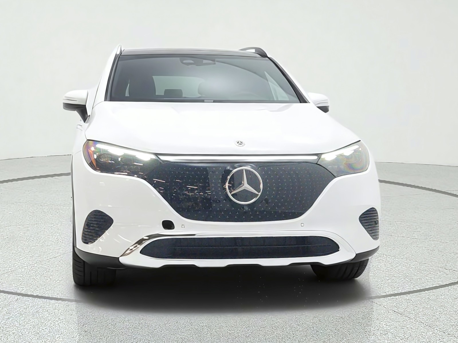 New 2027 MANUFAKTUR Moonlight White Metallic Mercedes-Benz EQE 320+ SUV image 2
