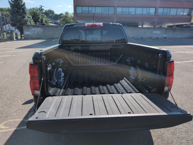 2024 Chevrolet Colorado 4WD Z71 9