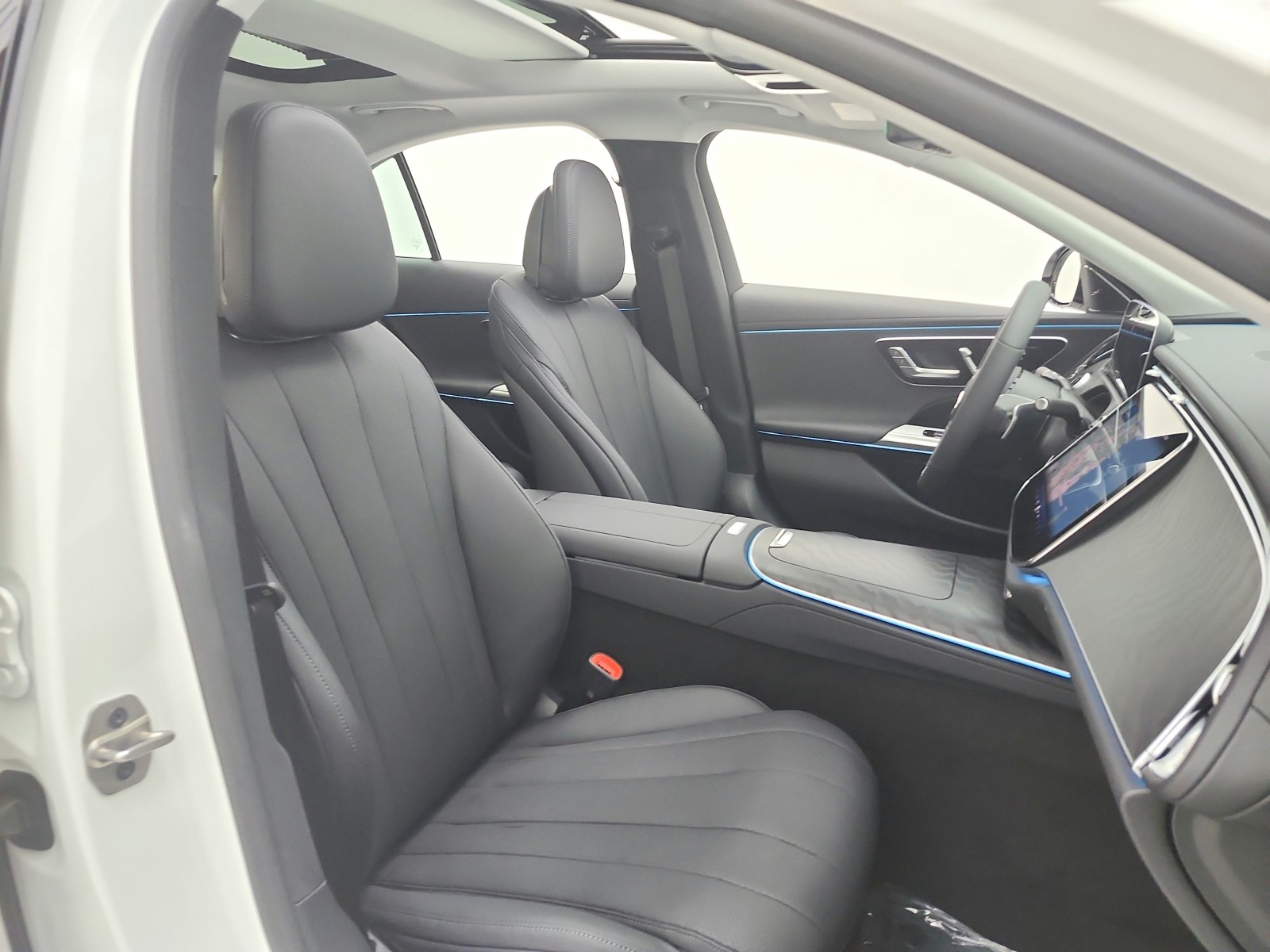 New 2026 Polar White Mercedes-Benz E 450 image 14