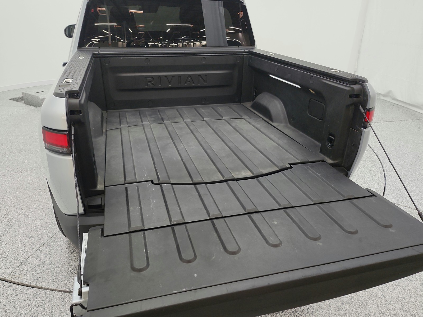 Used 2023 LA Silver Rivian Adventure Quad-Motor Large Pack image 19