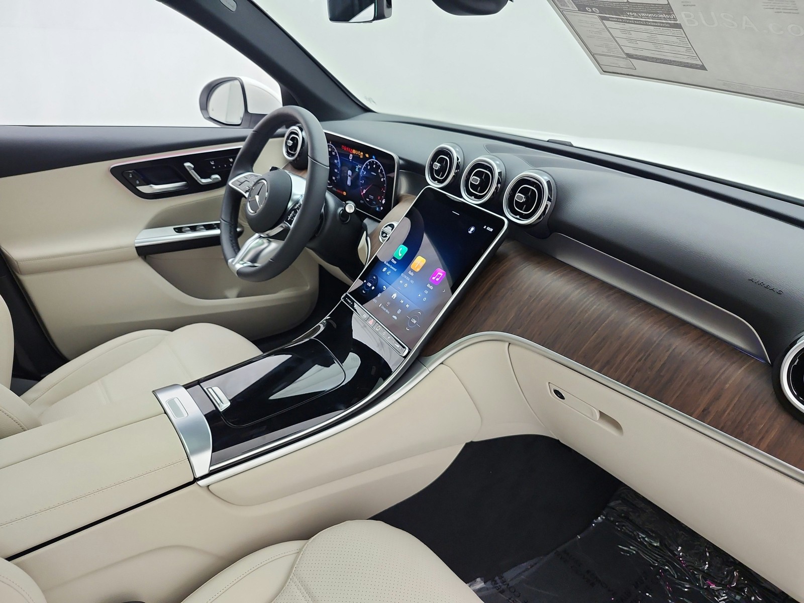 New 2027 Polar White Mercedes-Benz GLC 300 SUV image 15