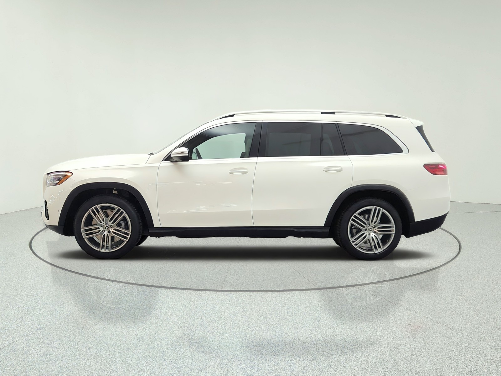 New 2026 Polar White Mercedes-Benz GLS 450 4MATIC® SUV image 8