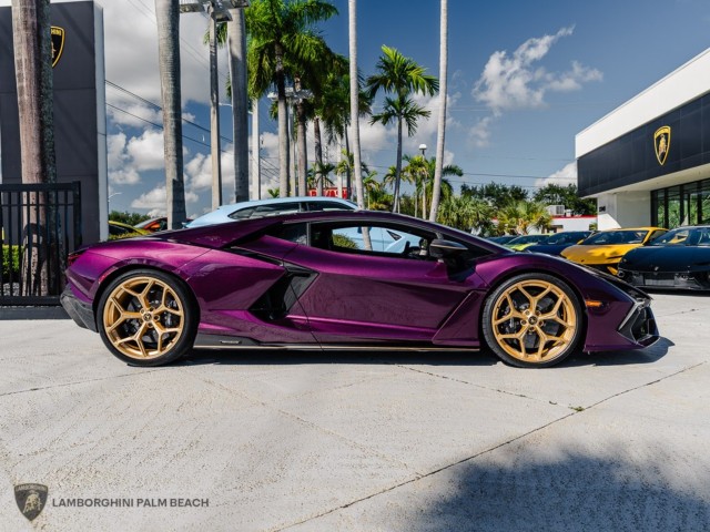 Lamborghini Revuelto