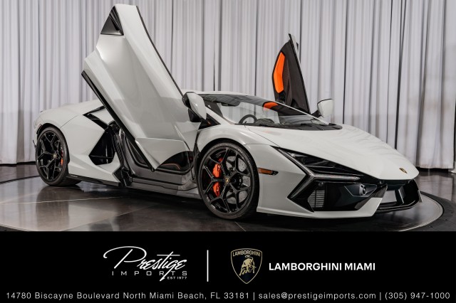 /2024 Lamborghini Revuelto
