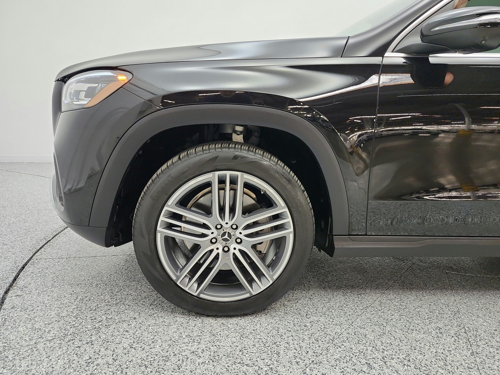 Certified Used 2026 Obsidian Black Metallic Mercedes-Benz GLS 450 4MATIC® SUV image 22