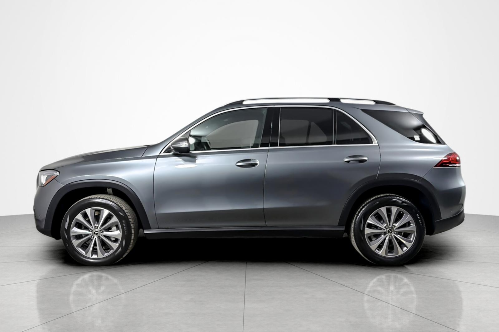 Used 2022 SLENITE GREY Mercedes-Benz GLE 350 4MATIC® SUV image 2