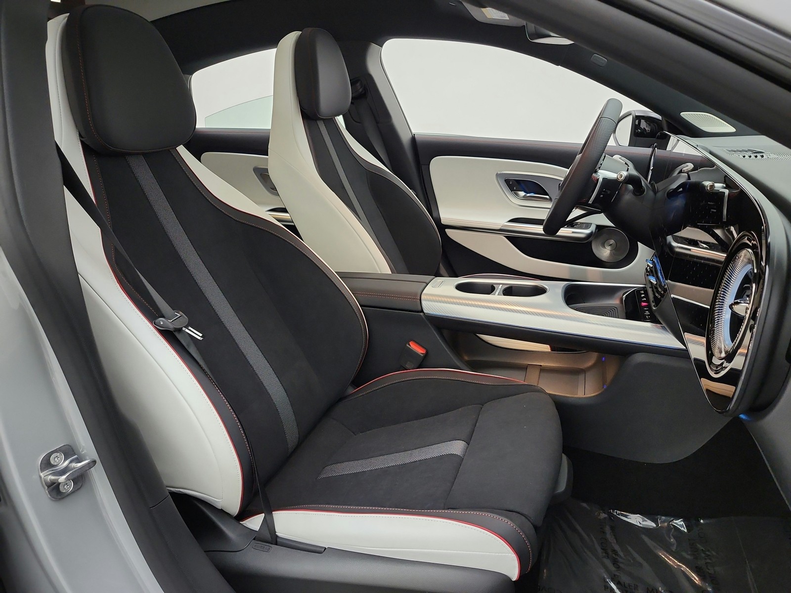 New 2027 MANUFAKTUR Alpine Grey Mercedes-Benz CLA 350 Electric 4MATIC® image 14