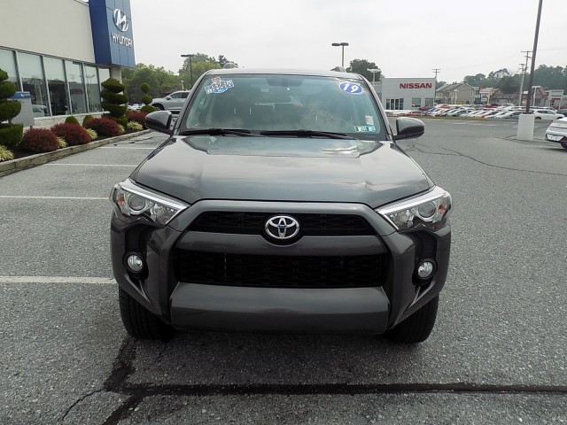 2019-Toyota-4Runner-SR5 2019-Toyota-4Runner-SR5