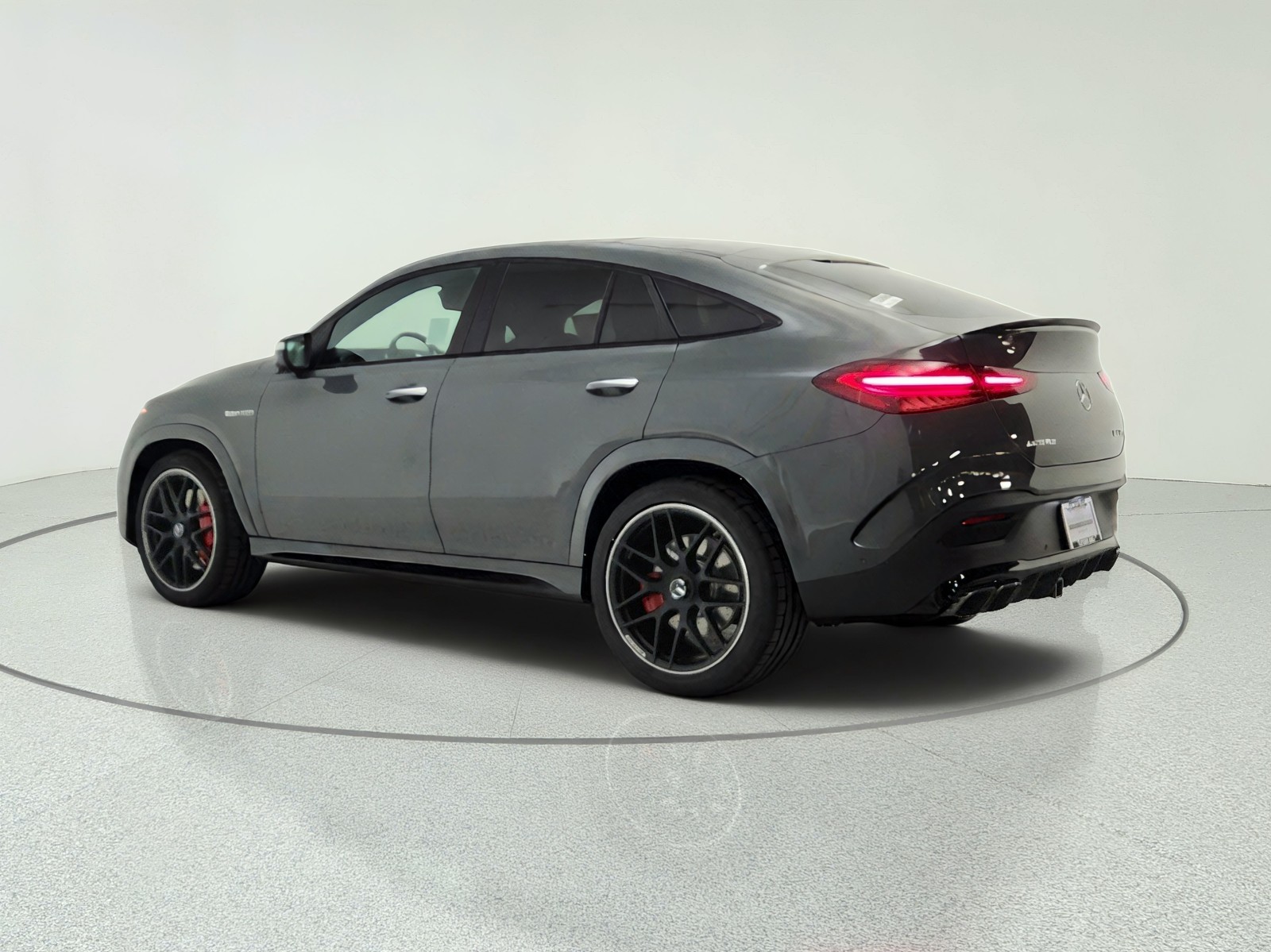 New 2026 MANUFAKTUR Silicon Grey Mercedes-Benz AMG® GLE 63 S 4MATIC+ Coupe image 7