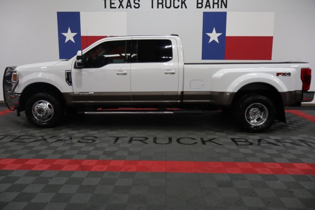 Oxford White 2020 Ford F-350 Super Duty Pickup Truck Four-Wheel Drive Automatic