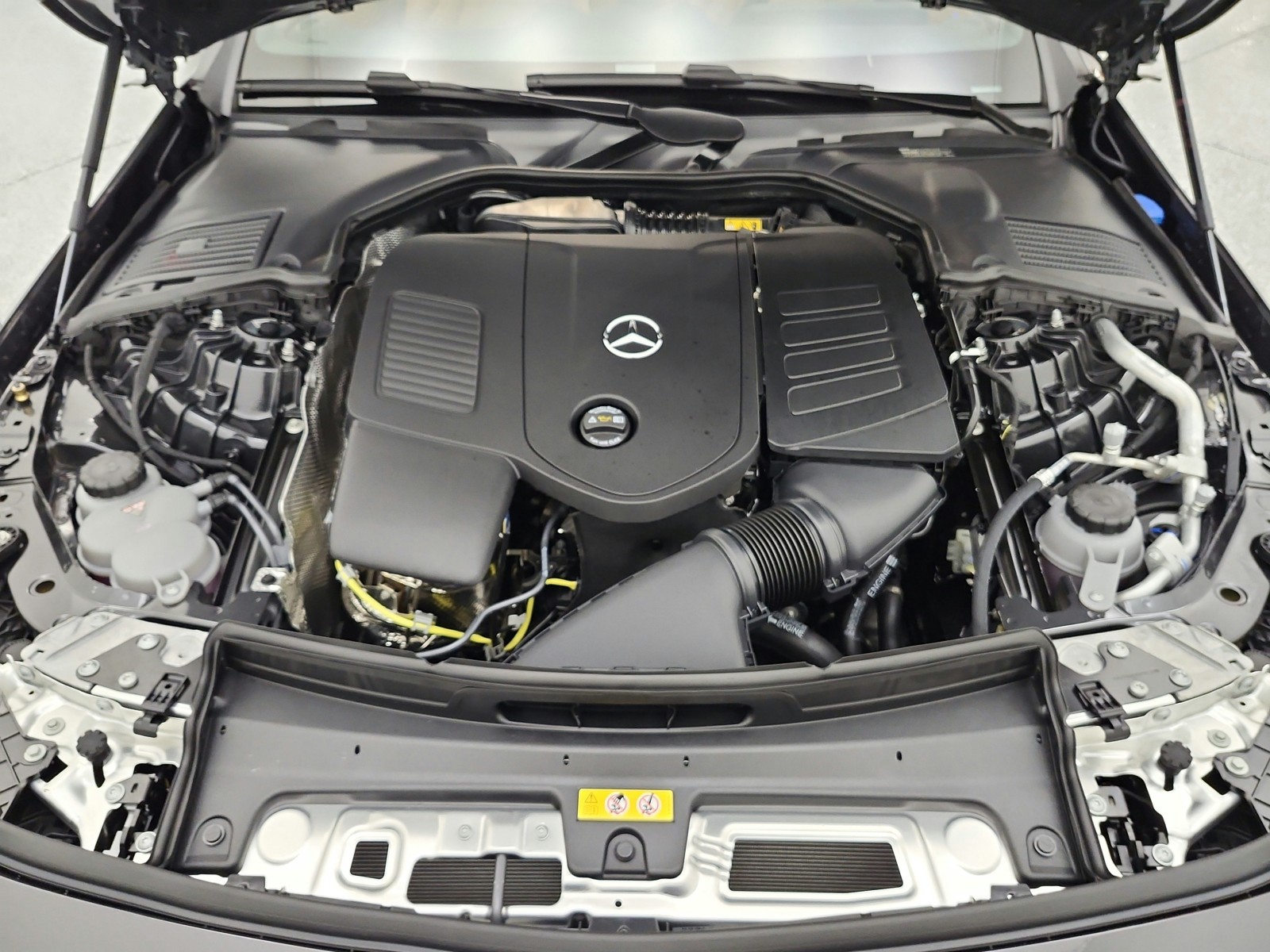 New 2026 Graphite Grey Metallic Mercedes-Benz CLE 300 image 14