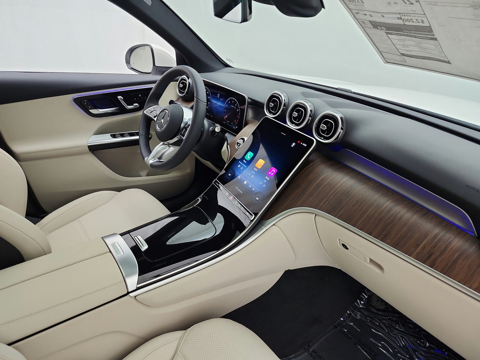 New 2027 Polar White Mercedes-Benz GLC 300 SUV image 13