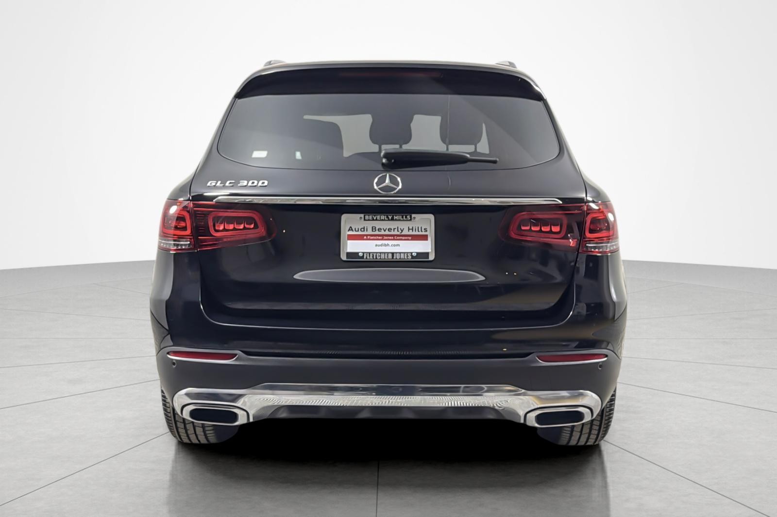 Used 2022 Black Mercedes-Benz GLC 300 SUV image 4