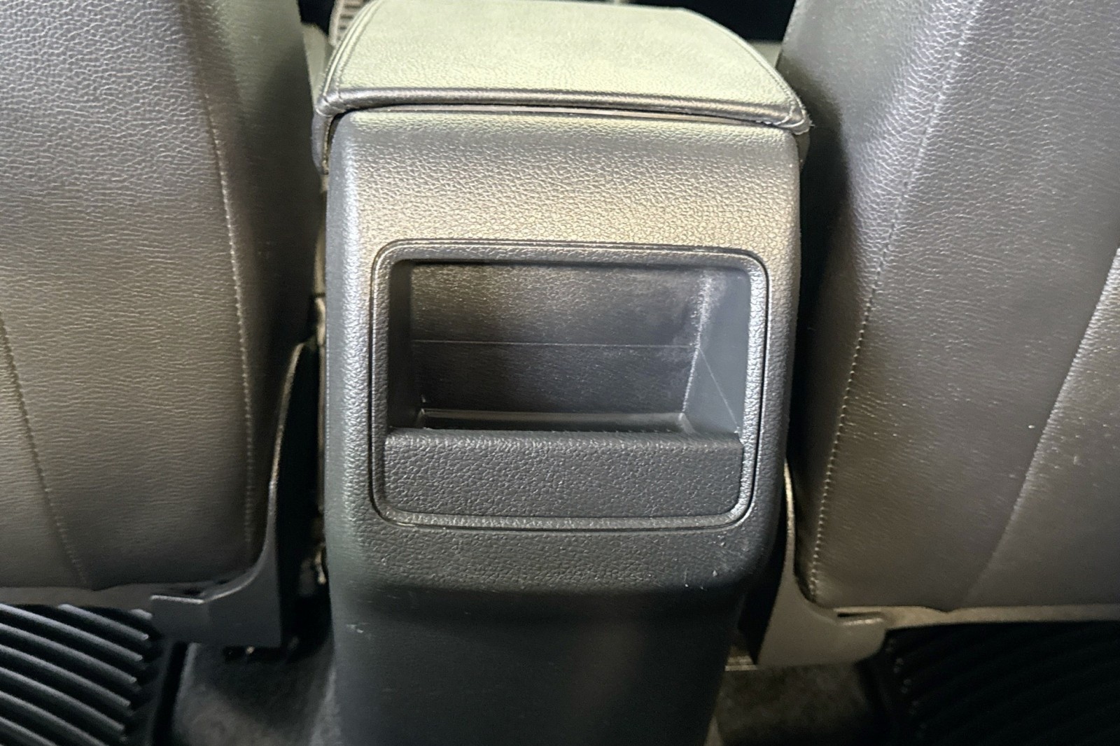 Used 2017 Fortana Red Volkswagen R-Line w/Comfort Pkg image 23