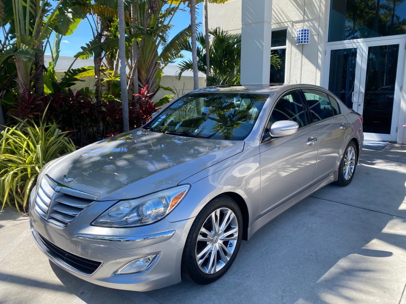2012 Hyundai Genesis 3.8L SUNROOF PREM PKG in , 