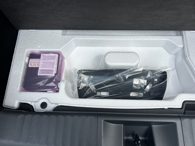 ToyotaPrius Plug-In Hybrid36