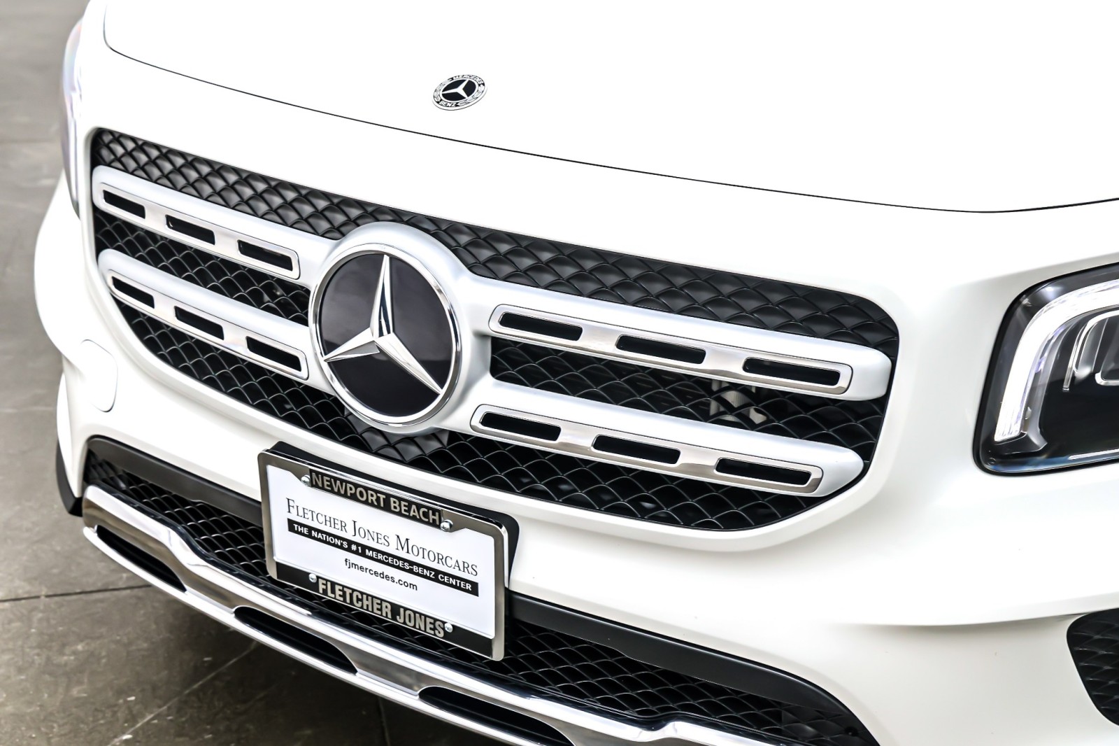 Used 2023 Polar White Mercedes-Benz GLB 250 SUV image 13