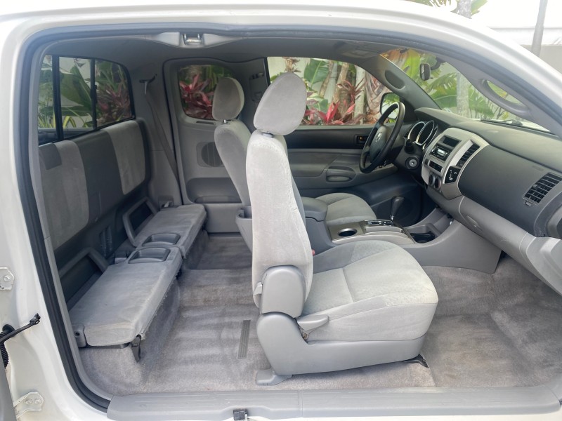 2005 Toyota Tacoma LOW MILES 58,735 X CAB in , 