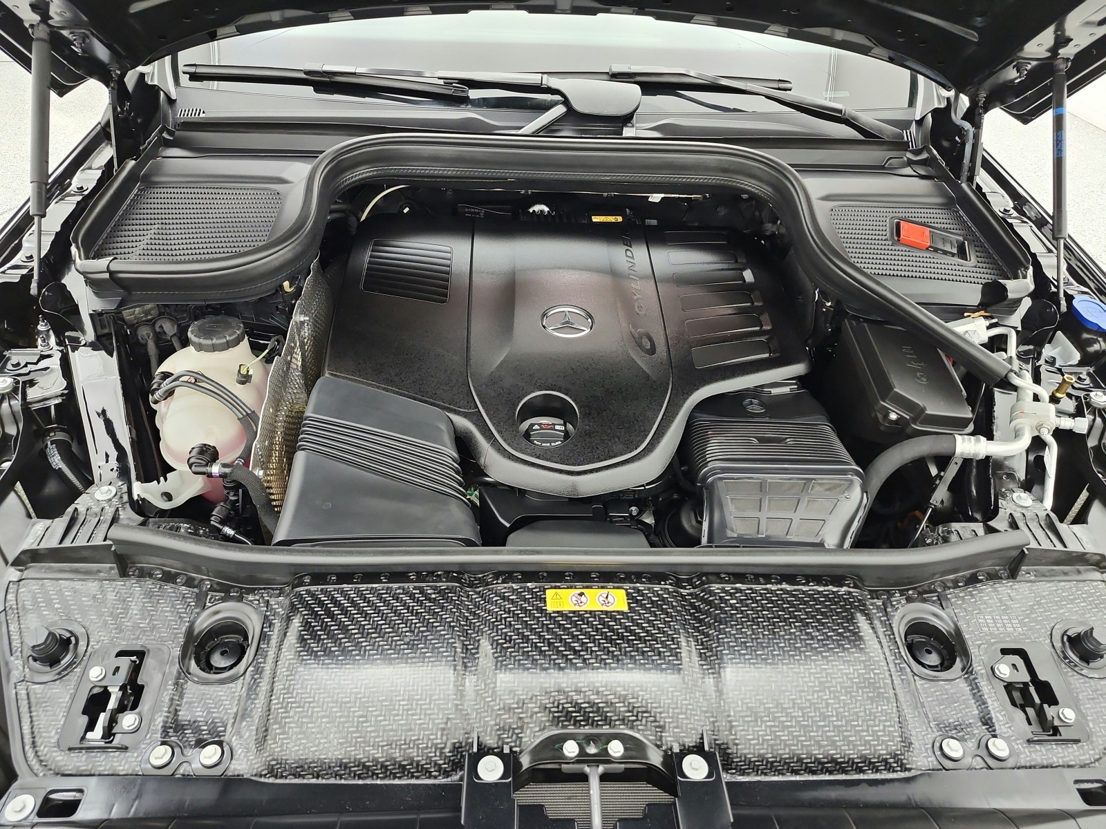 Certified Used 2026 Black Mercedes-Benz GLE 450 4MATIC® SUV image 17