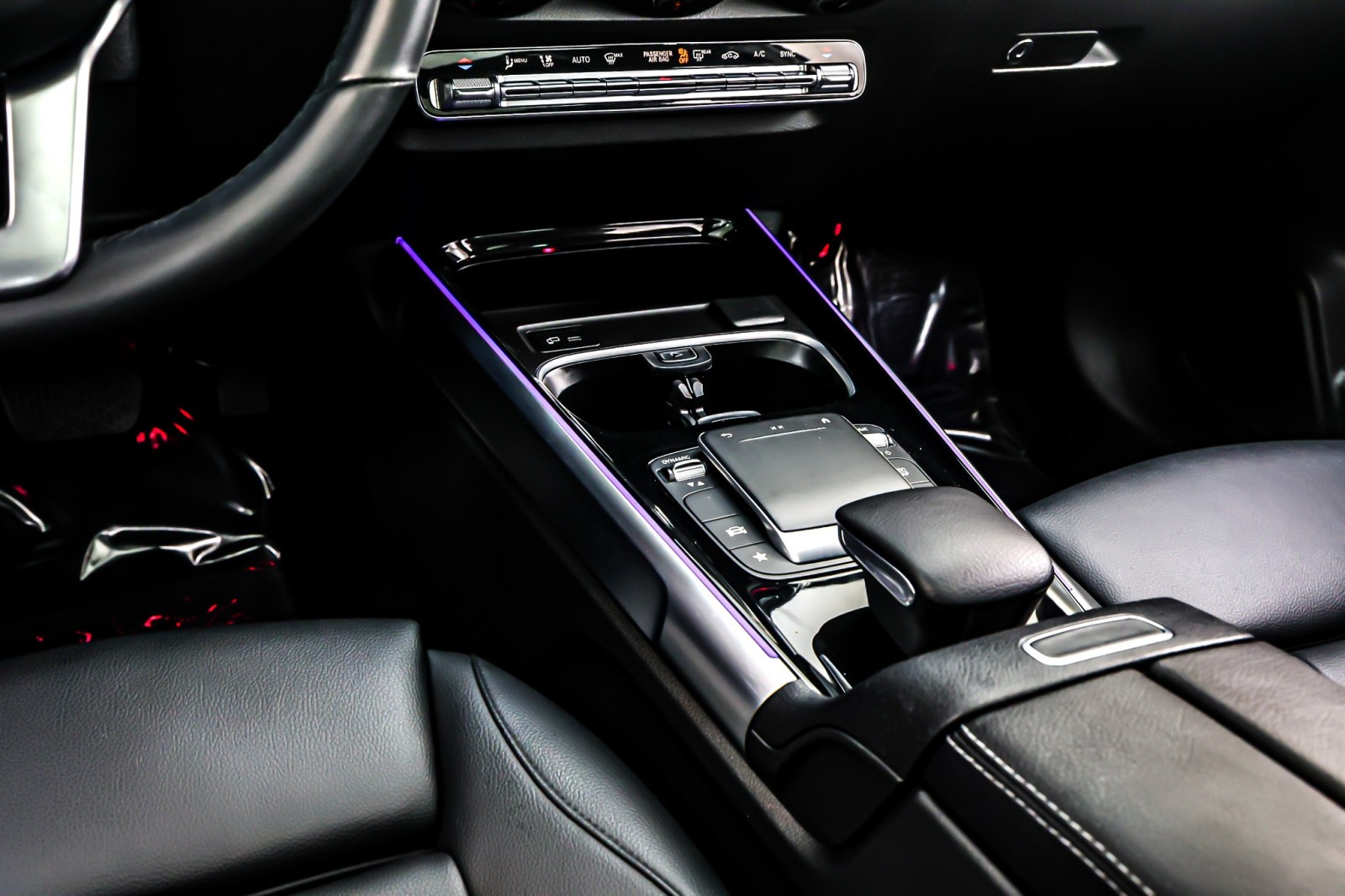 Used 2023 Polar White Mercedes-Benz GLB 250 SUV image 6