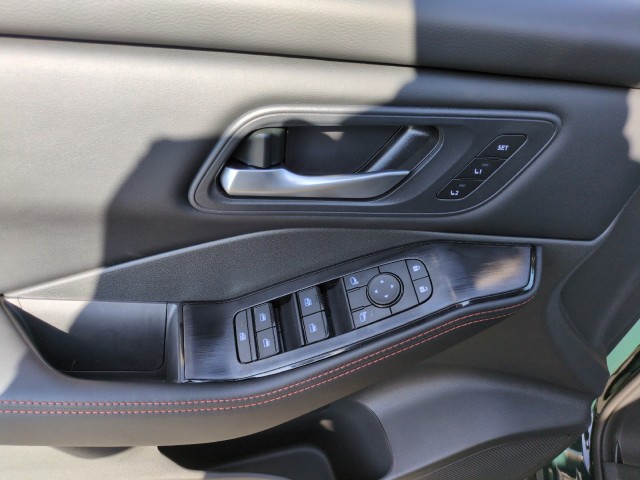 NissanRogue15