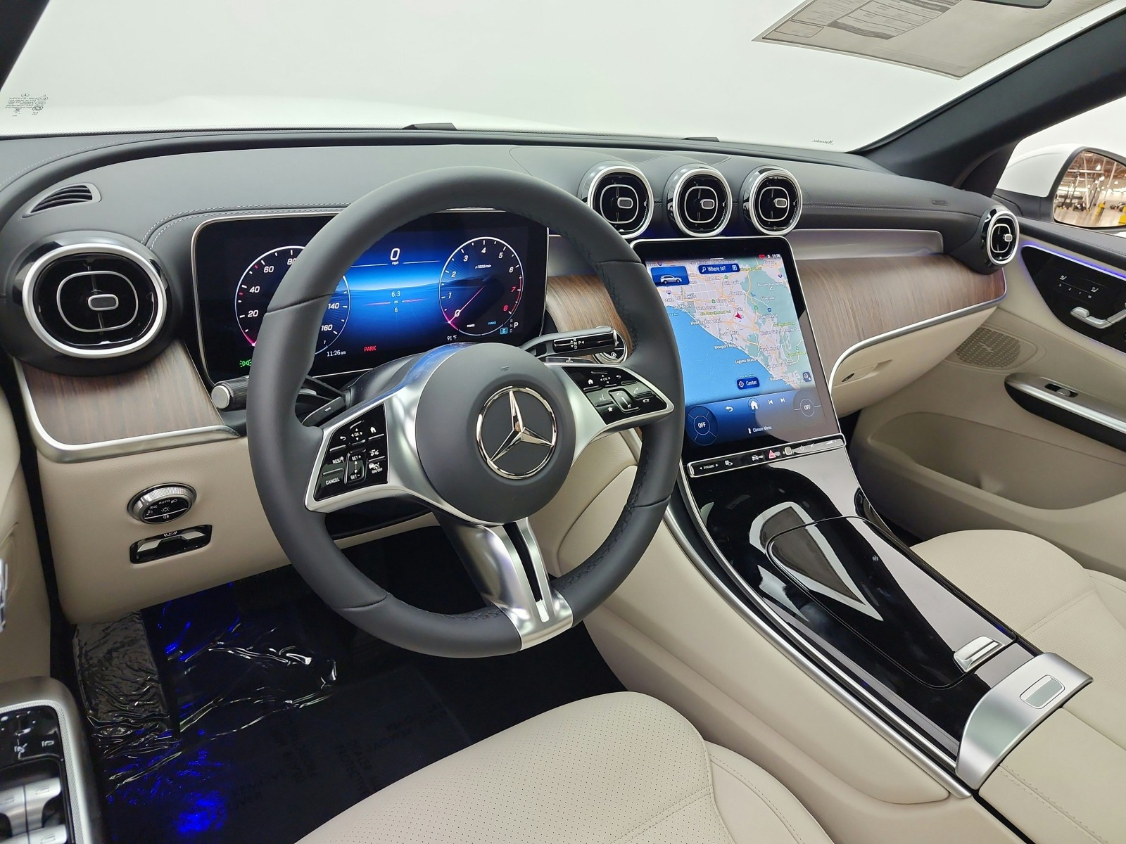 New 2027 Polar White Mercedes-Benz GLC 300 SUV image 9