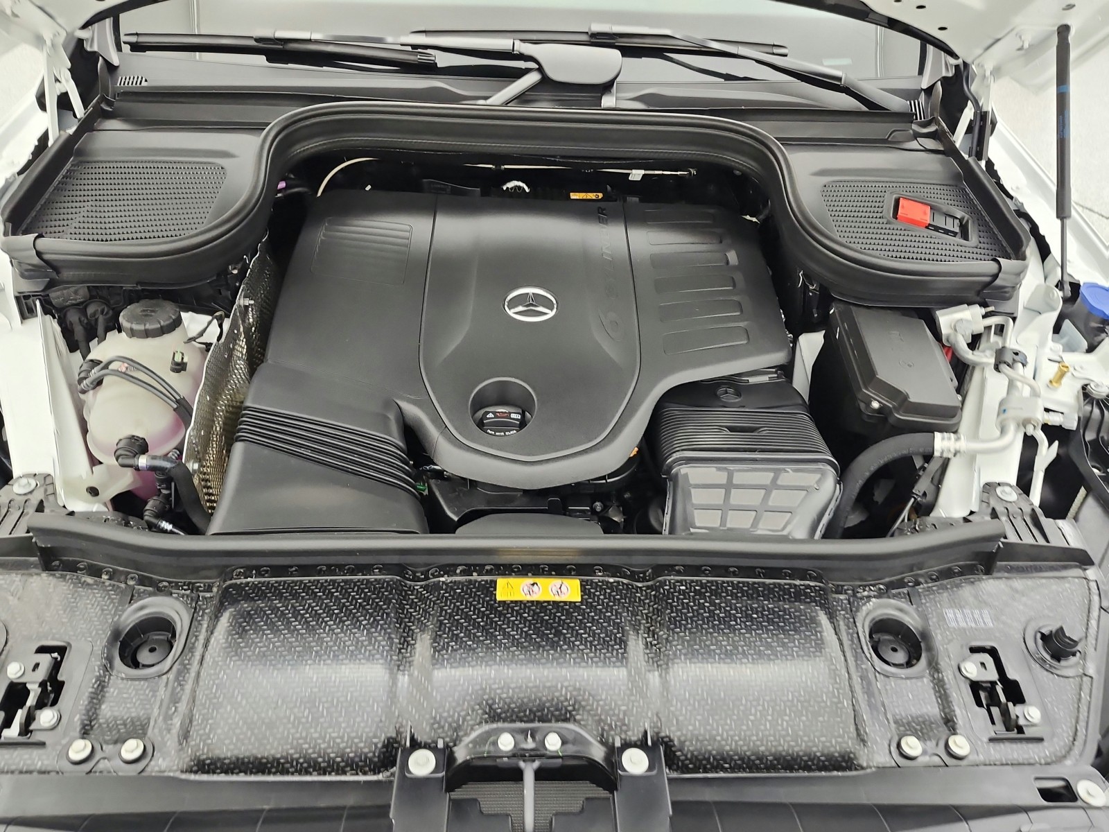 New 2026 Polar White Mercedes-Benz GLE 450 image 13