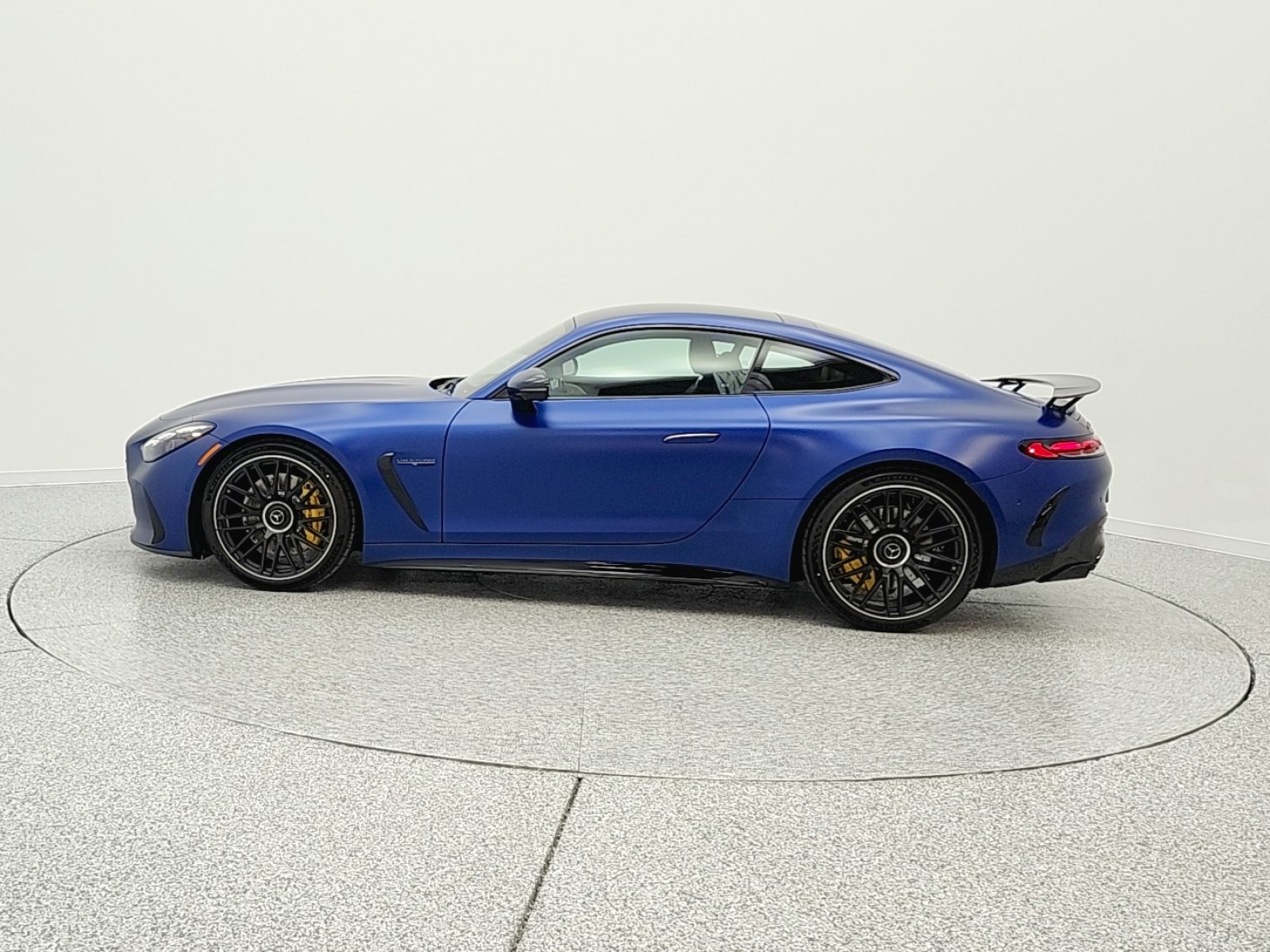 New 2026 MANUFAKTUR Starling Blue Magno Mercedes-Benz AMG® GT 55 image 8