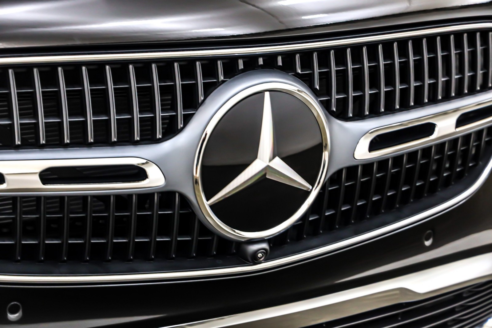 New 2026 Black Mercedes-Benz GLC 300 image 13