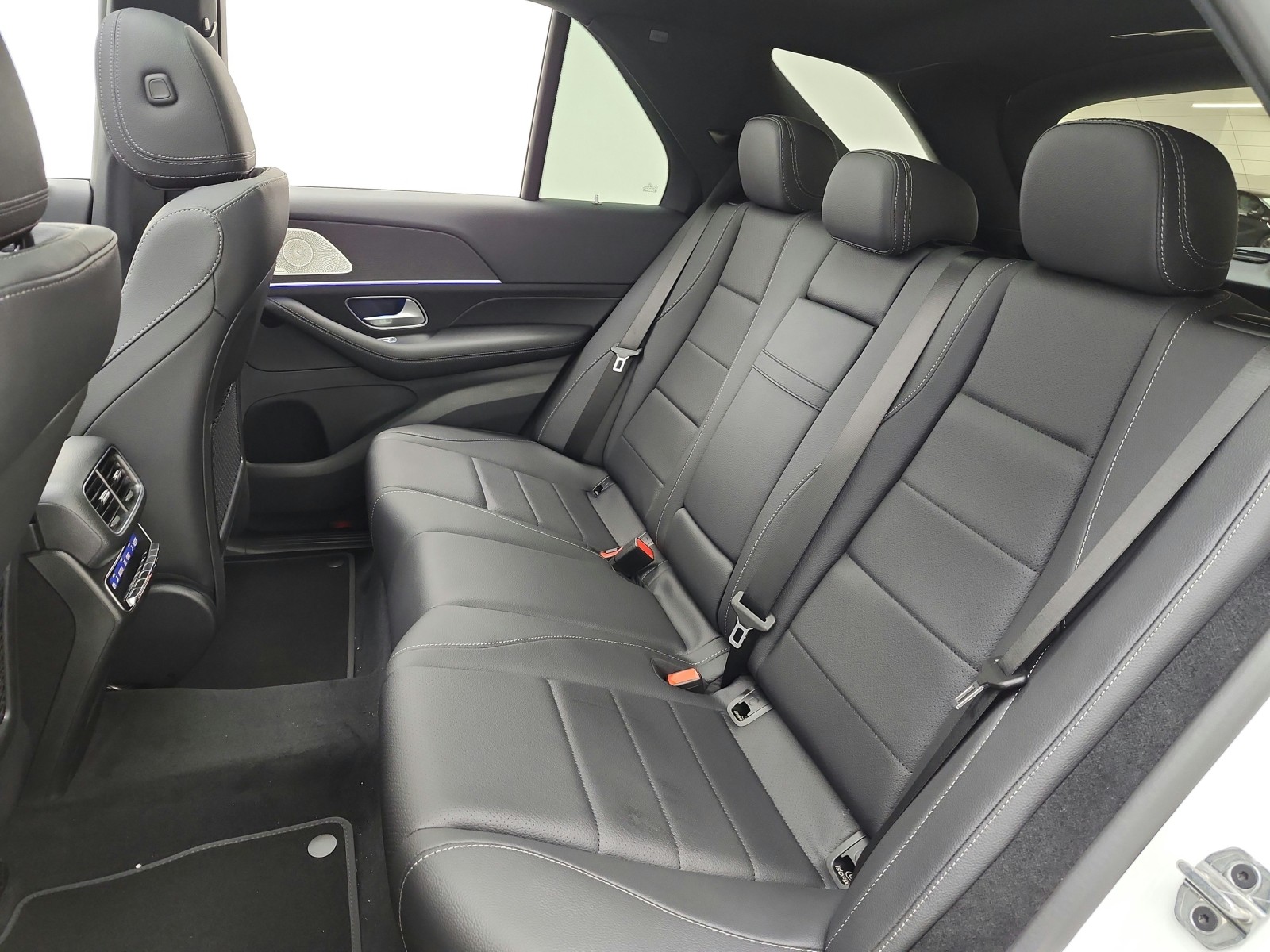 New 2026 Polar White Mercedes-Benz GLE 350 4MATIC® SUV image 11